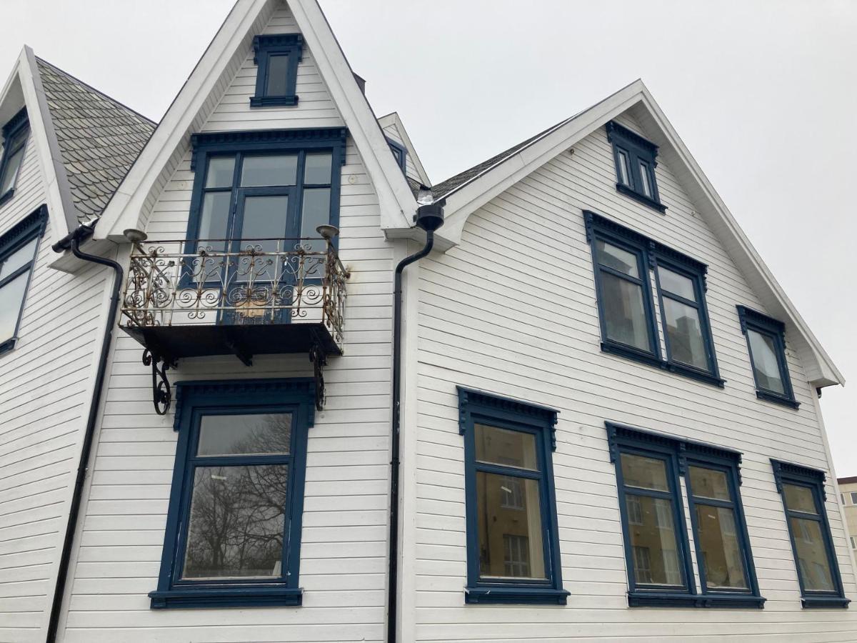 Downtown Historical House With Renovated Apartments Ålesund Zewnętrze zdjęcie